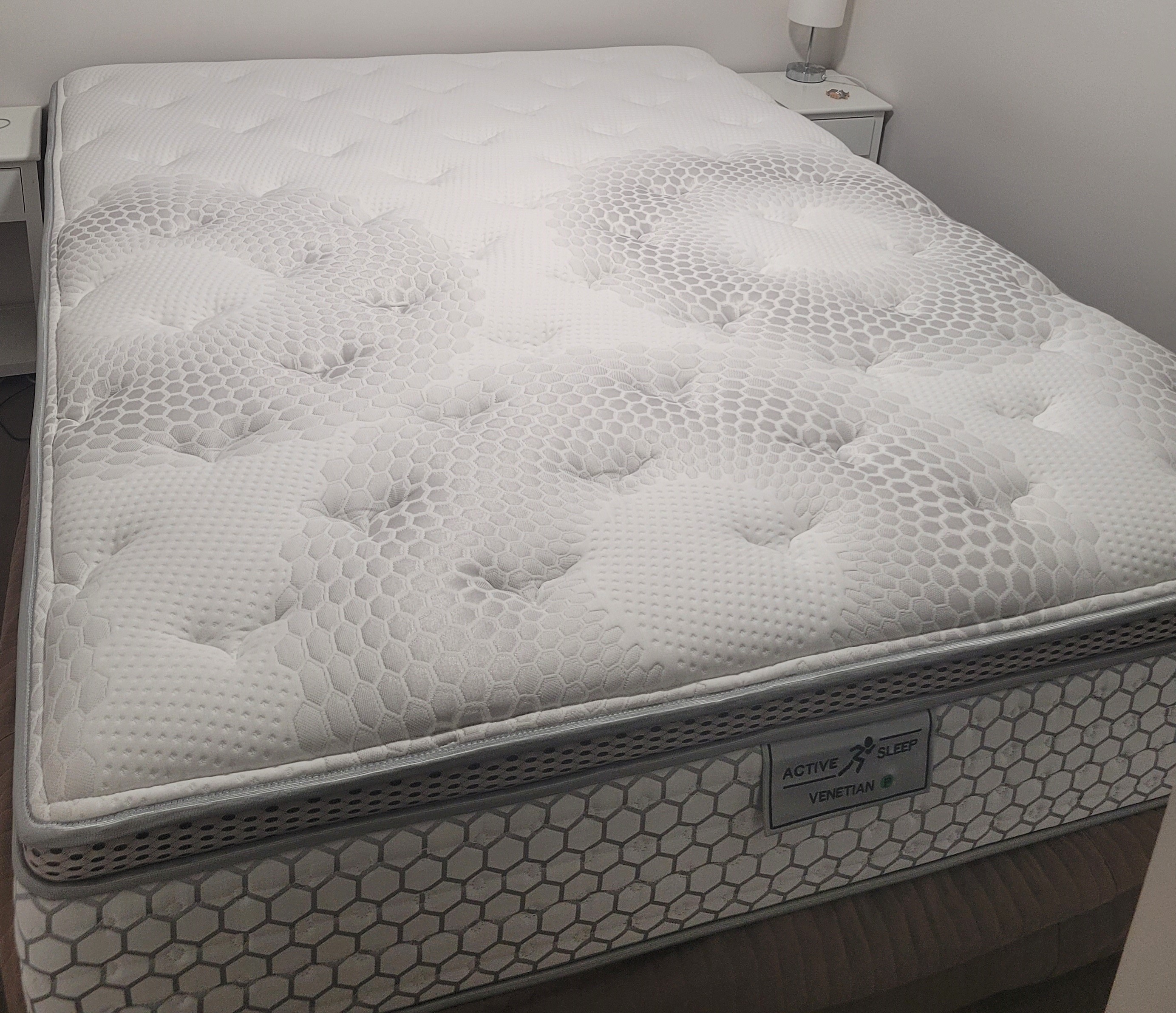 Example of a full mattress photo